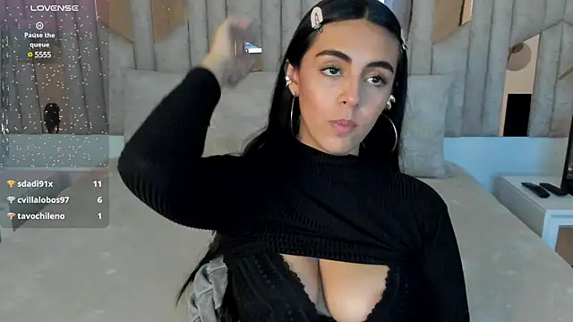 Snapshot of 1m_valery chatting on 12.11.24 1m valery online show from 12.11.24