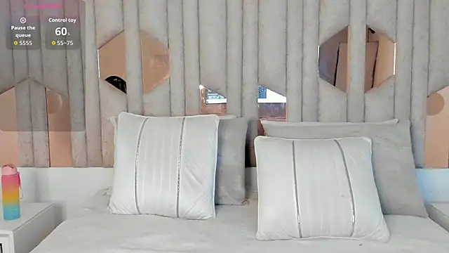 Snapshot of 1m_valery chatting on 10.11.25 1m valery online show from 10.11.25