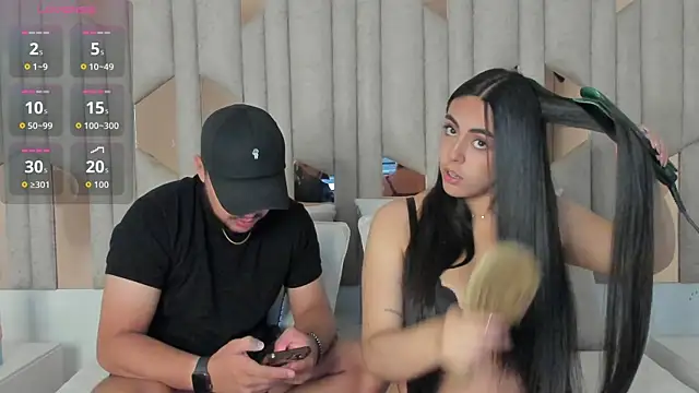 Snapshot of 1m_valery chatting on 10.14.25 1m valery online show from 10.14.25