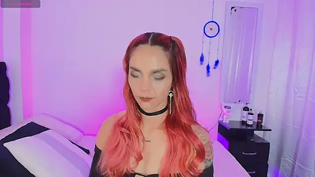 Snapshot of MeganLorensx chatting on 03.22.25 MeganLorensx online show from 03.22.25