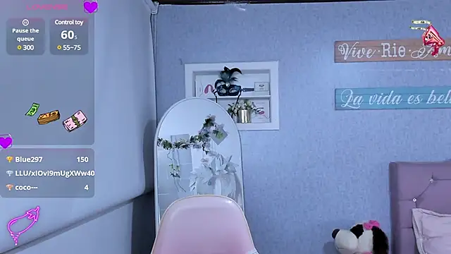 Kenia tompson01 online show from 03.07.25