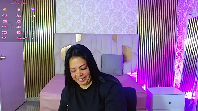 Snapshot of martinna_tay chatting on 07.02.26 martinna tay online show from 07.02.26