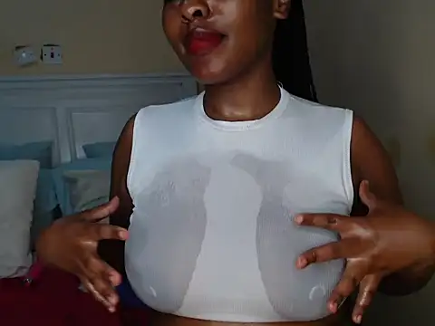 Snapshot of sweetice_02 chatting on 01.02.25 sweetice 02 online show from 01.02.25