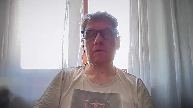 Snapshot of Britmi chatting on 05.09.26 Britmi online show from 05.09.26