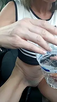 Snapshot of Timide_girl2 chatting on 02.26.25 Timide girl2 online show from 02.26.25