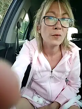 Snapshot of Timide_girl2 chatting on 03.08.25 Timide girl2 online show from 03.08.25