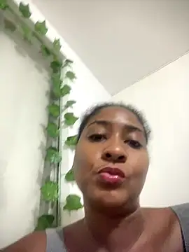 Snapshot of Berry_Bans chatting on 10.06.25 Berry Bans online show from 10.06.25