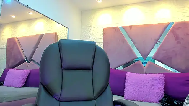 Charlotte Ice1 online show from 09.19.25