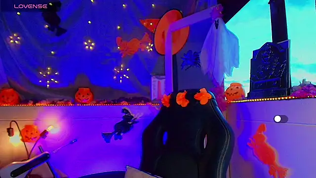 mariana scott   online show from 10.18.25