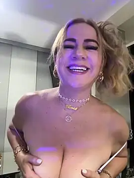 LARIANA RIVERA23 online show from 03.04.25