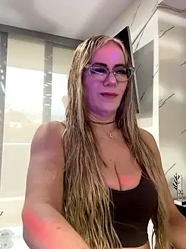 LARIANA RIVERA23 online show from 01.15.26