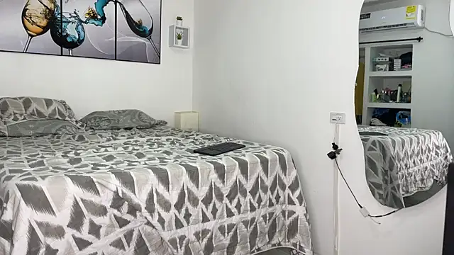 wendy alejo1712 online show from 09.24.25