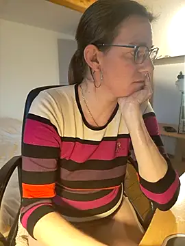 SpiceLea online show from 03.10.25