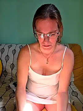 SpiceLea online show from 09.15.25