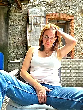 Snapshot of SpiceLea chatting on 05.07.26 SpiceLea online show from 05.07.26