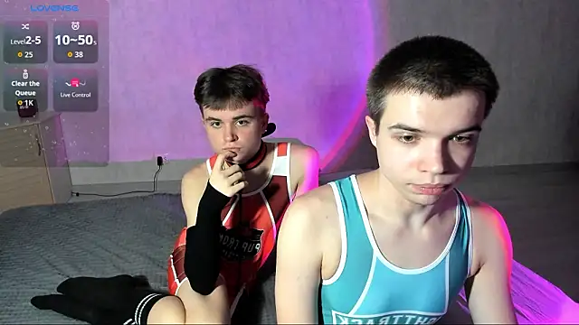 Snapshot of tailer_ chatting on 02.05.26 tailer online show from 02.05.26