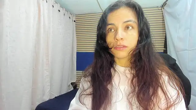 Snapshot of rosse_2504 chatting on 06.16.26 rosse 2504 online show from 06.16.26