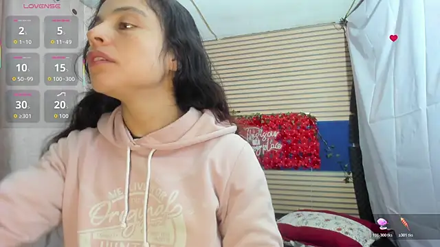 Snapshot of rosse_2504 chatting on 07.06.26 rosse 2504 online show from 07.06.26