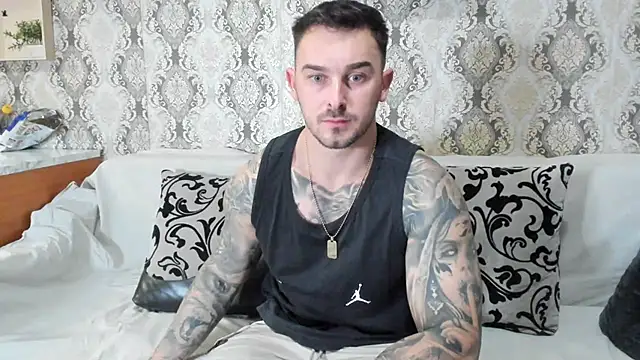 Snapshot of Jonmusclemaster chatting on 01.14.25 Jonmusclemaster online show from 01.14.25