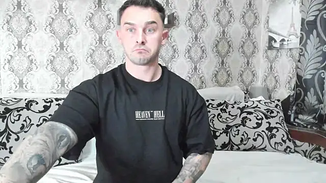 Snapshot of Jonmusclemaster chatting on 01.28.25 Jonmusclemaster online show from 01.28.25