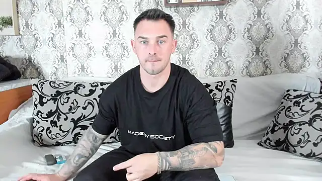 Snapshot of Jonmusclemaster chatting on 01.30.25 Jonmusclemaster online show from 01.30.25