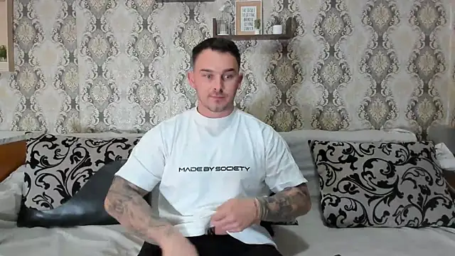 Snapshot of Jonmusclemaster chatting on 01.31.25 Jonmusclemaster online show from 01.31.25