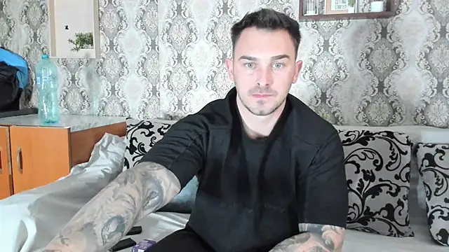 Snapshot of Jonmusclemaster chatting on 02.03.25 Jonmusclemaster online show from 02.03.25