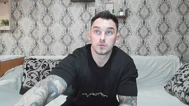 Snapshot of Jonmusclemaster chatting on 02.09.25 Jonmusclemaster online show from 02.09.25