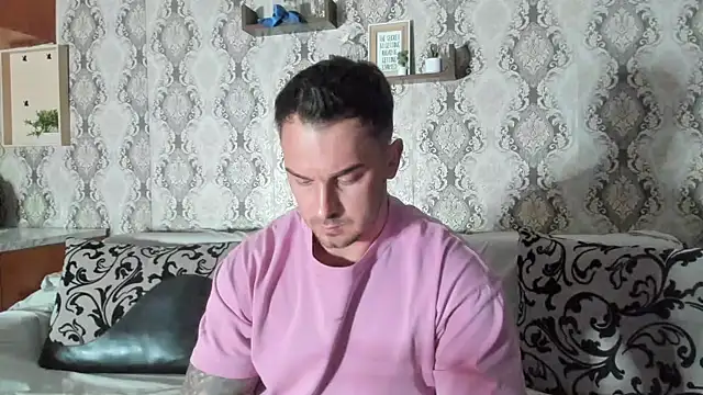 Snapshot of Jonmusclemaster chatting on 02.21.25 Jonmusclemaster online show from 02.21.25