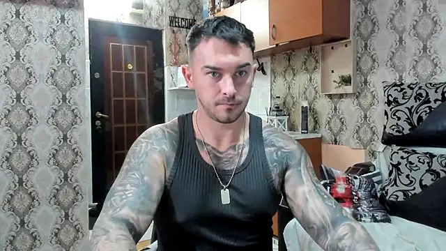 Snapshot of Jonmusclemaster chatting on 10.24.25 Jonmusclemaster online show from 10.24.25