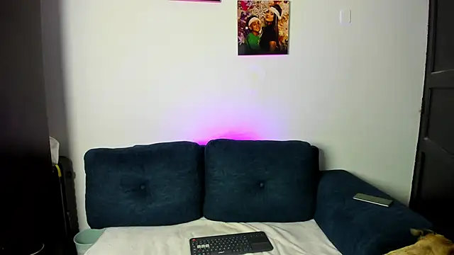 Snapshot of AndreaAndKarina chatting on 09.21.25 AndreaAndKarina online show from 09.21.25