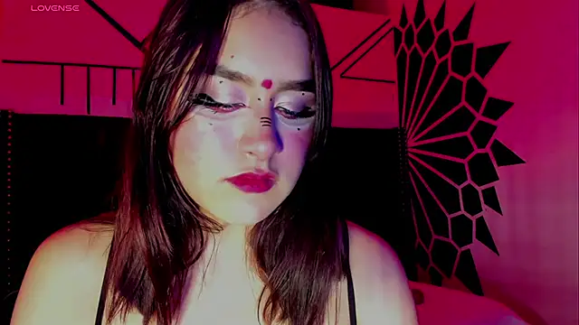 LailaCatt online show from 03.16.25