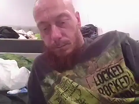 Snapshot of deepinnnnn chatting on 02.17.25 deepinnnnn online show from 02.17.25