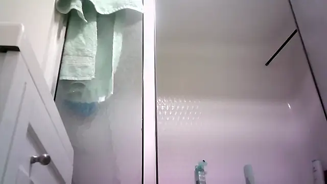 Snapshot of deepinnnnn chatting on 03.23.25 deepinnnnn online show from 03.23.25