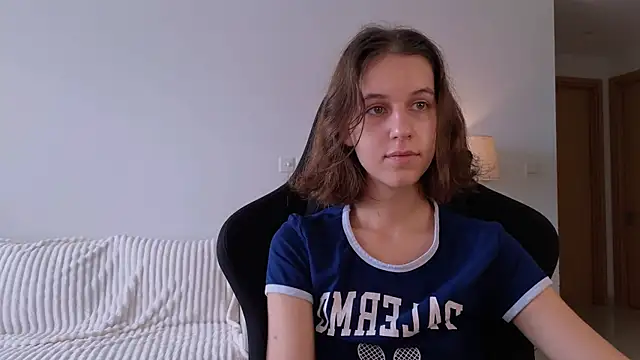 VanessaBayer2 online show from 12.04.24