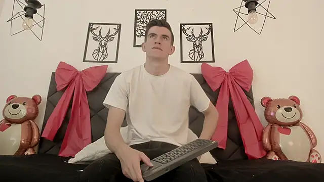 MikaelSlow online show from 02.11.25