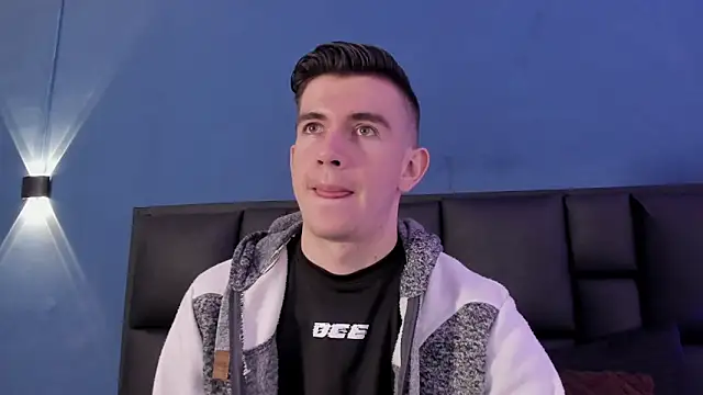 MikaelSlow online show from 10.10.25