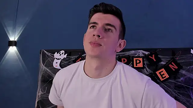 MikaelSlow online show from 10.31.25