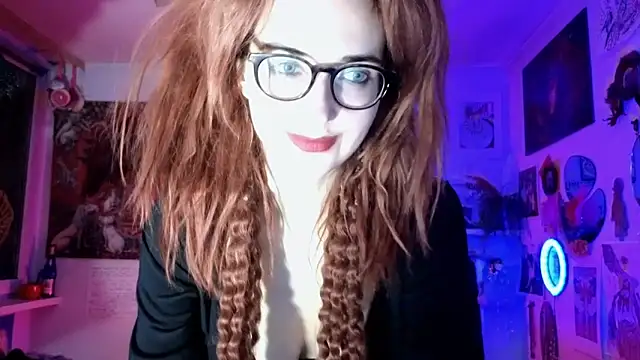 Snapshot of TatianaRomanov chatting on 04.28.26 TatianaRomanov online show from 04.28.26
