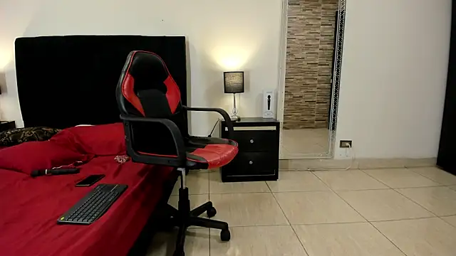 Snapshot of MarilynDavies chatting on 12.17.24 MarilynDavies online show from 12.17.24