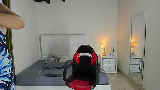 Snapshot of MarilynDavies chatting on 12.27.24 MarilynDavies online show from 12.27.24