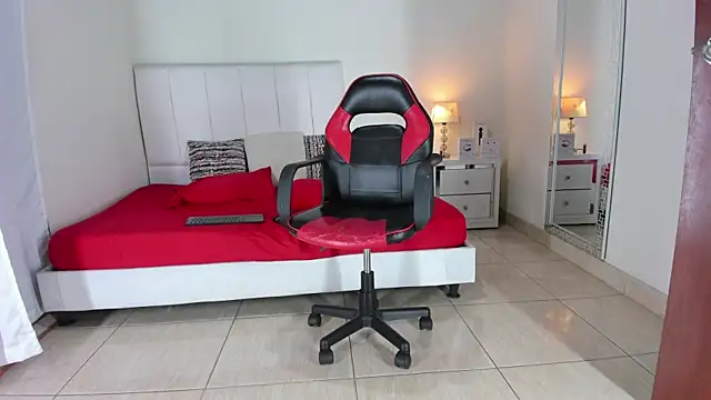 Snapshot of MarilynDavies chatting on 12.29.24 MarilynDavies online show from 12.29.24