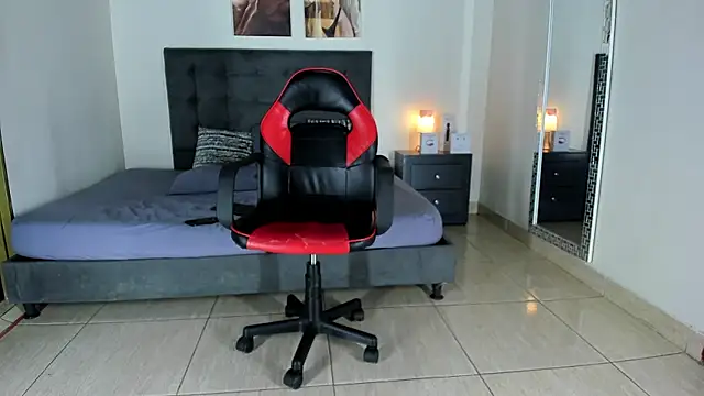 Snapshot of MarilynDavies chatting on 01.22.25 MarilynDavies online show from 01.22.25