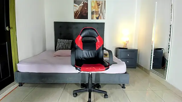 Snapshot of MarilynDavies chatting on 02.09.25 MarilynDavies online show from 02.09.25