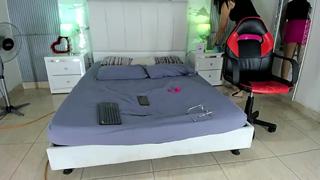 Snapshot of MarilynDavies chatting on 02.13.25 MarilynDavies online show from 02.13.25