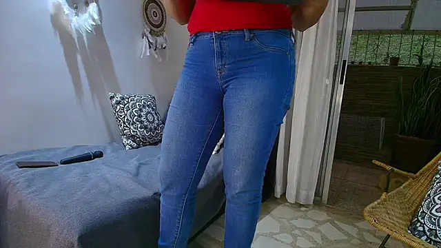 Snapshot of MarilynDavies chatting on 03.20.25 MarilynDavies online show from 03.20.25