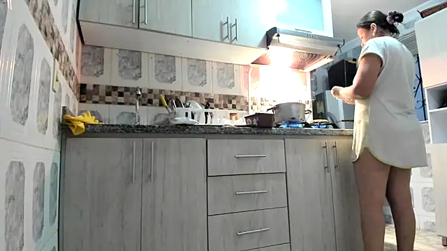 Snapshot of MarilynDavies chatting on 11.29.25 MarilynDavies online show from 11.29.25