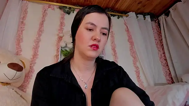 Snapshot of Idara_and_Edahi01 chatting on 09.27.25 Idara and Edahi01 online show from 09.27.25