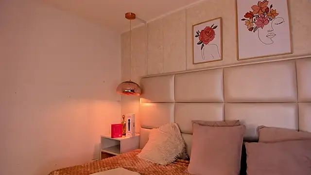 Snapshot of Aily_Yozuko chatting on 09.20.25 Aily Yozuko online show from 09.20.25