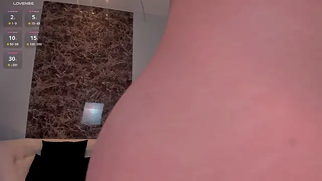 CarolineGraceX online show from 01.11.25